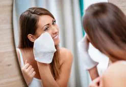 Cómo Hacer una Limpieza Facial con Aceites Naturales y Por Qué Debes Usar Este Método