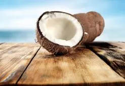 Sencillo aceite de coco: compleja protección del cabello débil