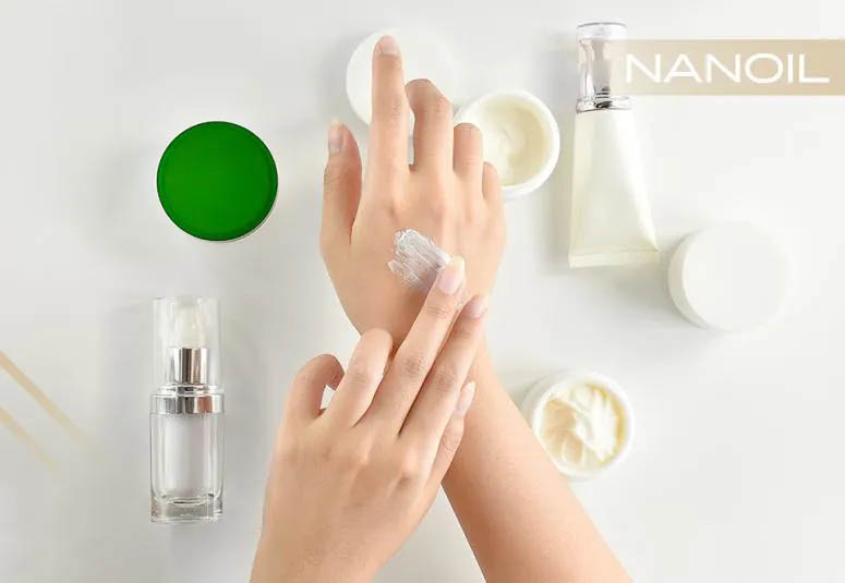 ¿Cómo Cuidar de las Manos? Manicura en Casa, Tratamientos y Baños Naturales
