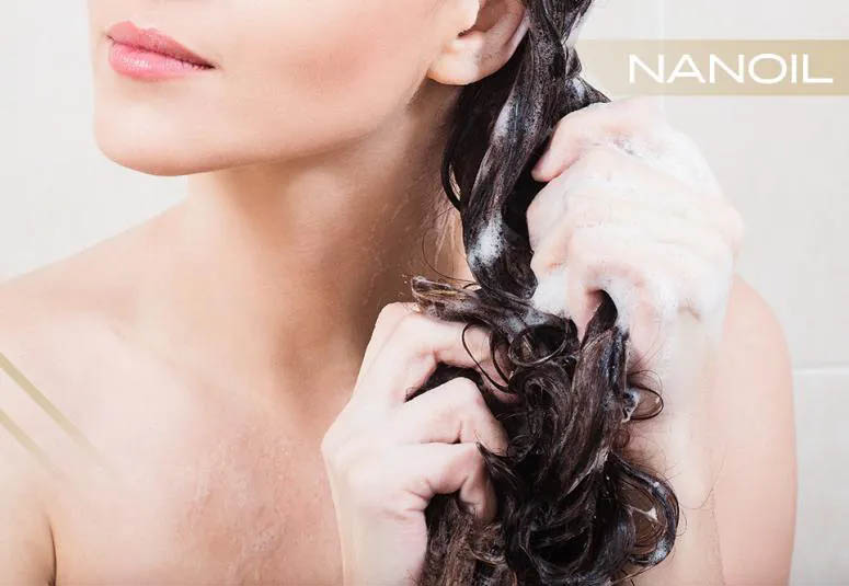 Lavarse el pelo sin champú: ¿en qué consiste el método No Poo?