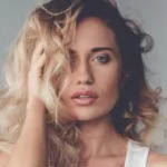 ¿Cómo definir tu pelo rizado Métodos rápidos y sencillos